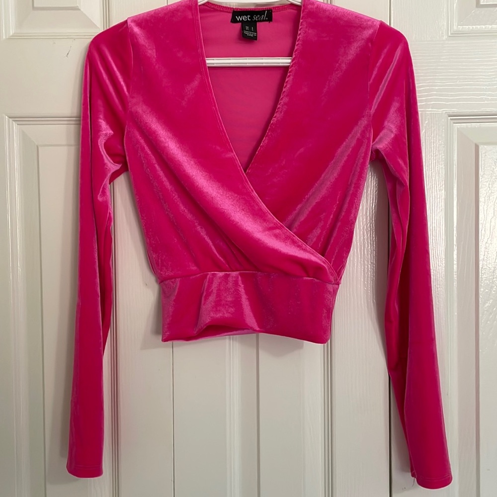 Wet Seal Barbie pink long sleeve velvet plunging crop top
